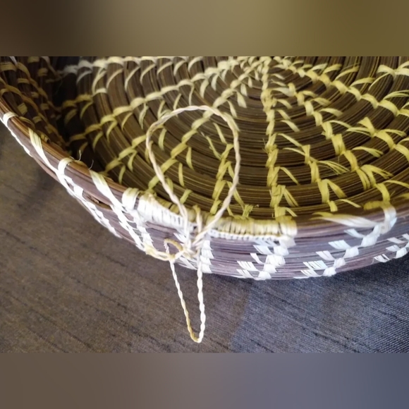 Vintage ROUND long leaf PINE NEEDLE BASKET open coiled Coushatta hanging raffia - Picture 6 of 7
